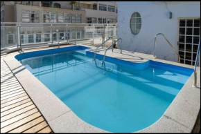 Flat em Copacabana na Quadra da Praia